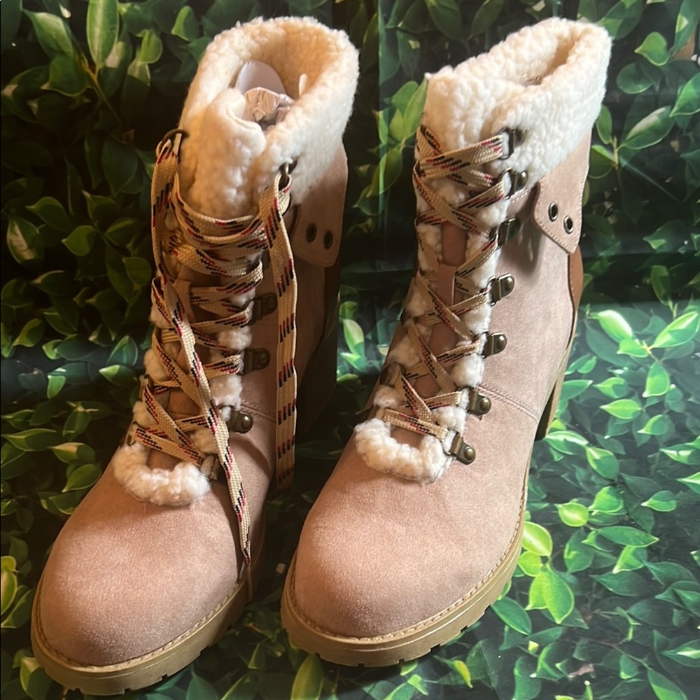 Women's Tan Lace-Up Boots with Faux Fur Lining